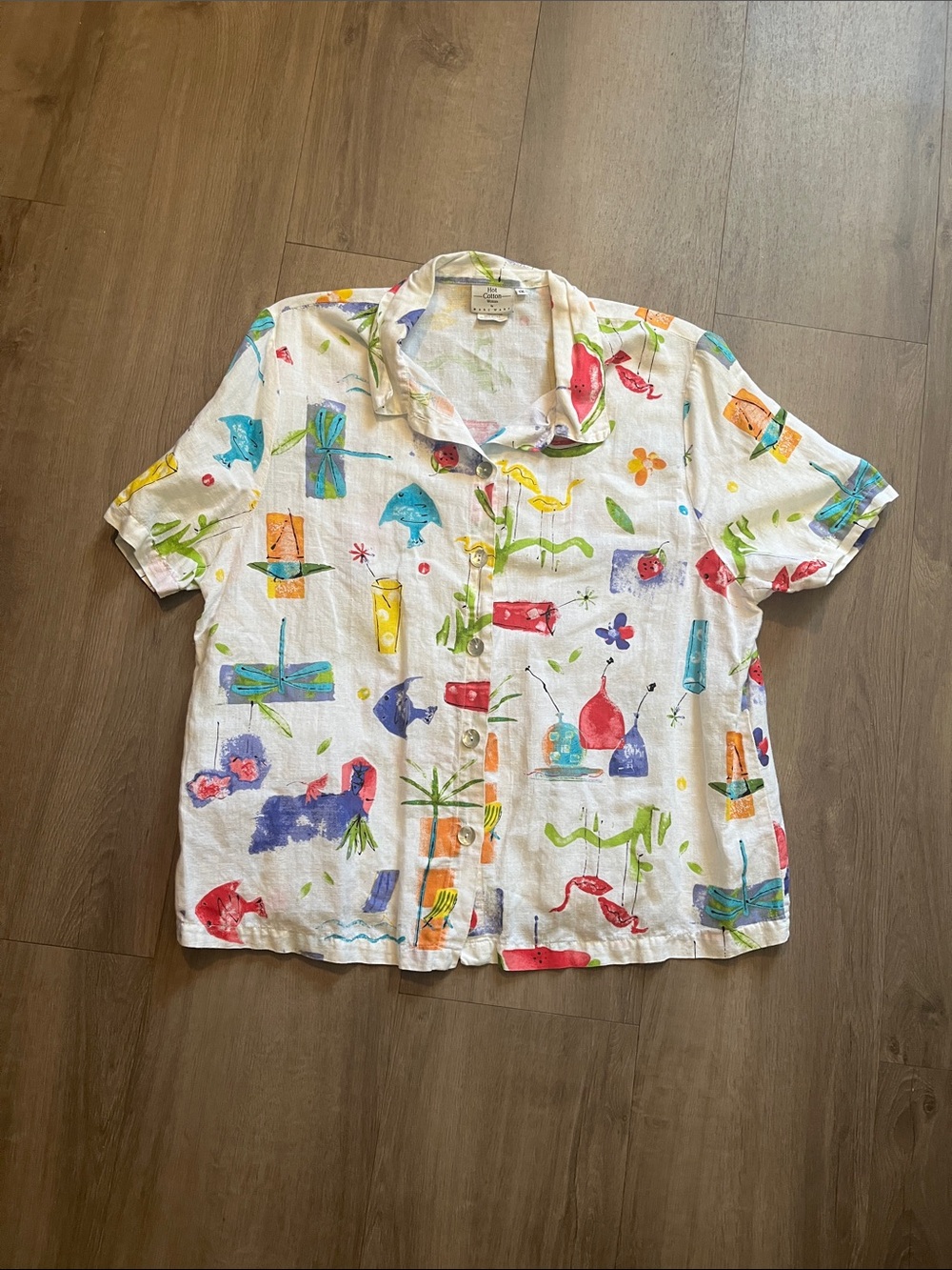 Hot Cotton White Short-Sleeve Button-Down with Multicolor Abstract Print